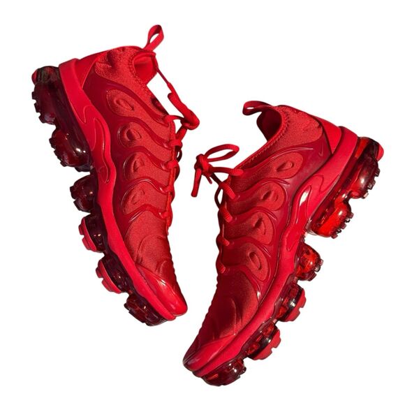 Nike Air Vapormax Plus Men\'s 8/ Women\'s 9.5 Triple Red Sneakers CW6973-600 main image 7